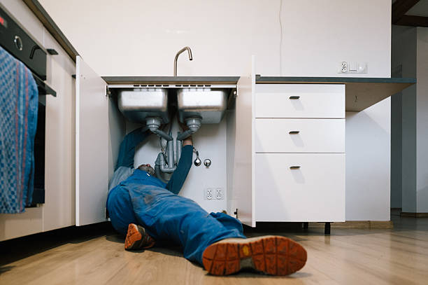 Professional Drain Cleaning technician working in Lakeshore, CA